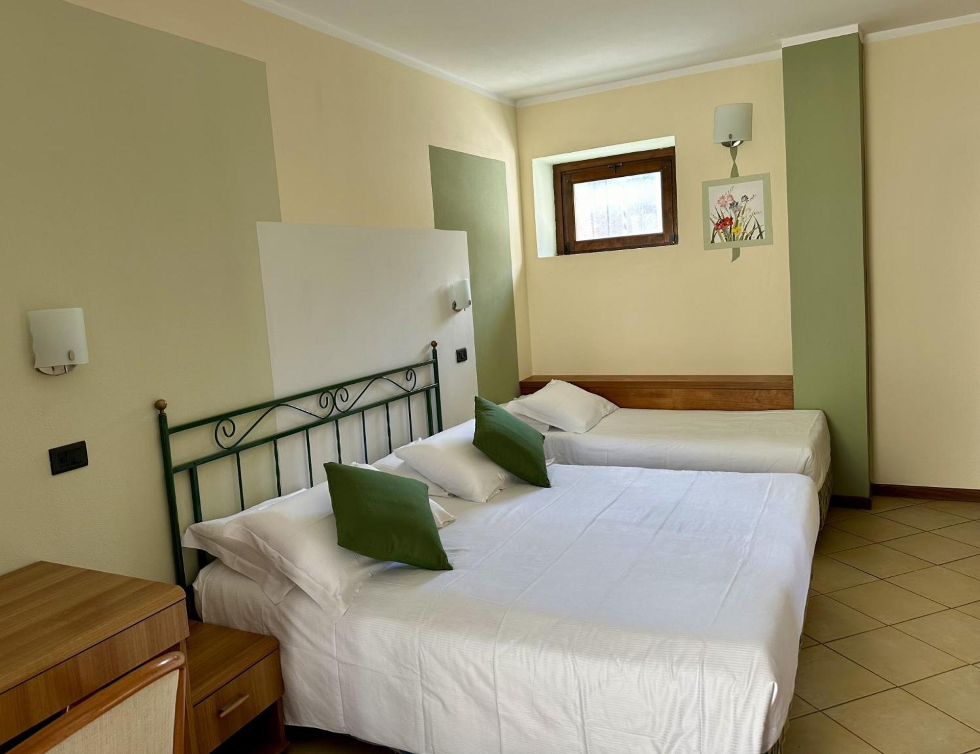 Dependance Pesce D'Oro Hotel Verbania Exterior photo